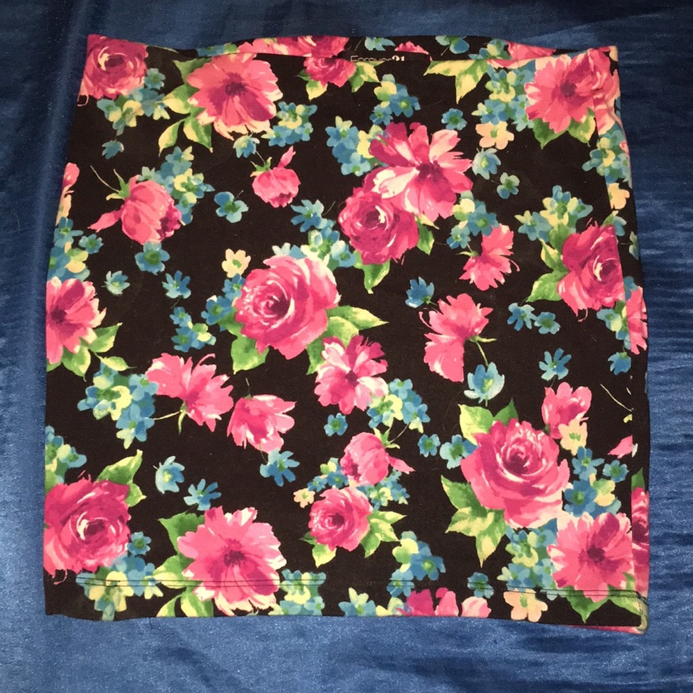 Floral mini skirt